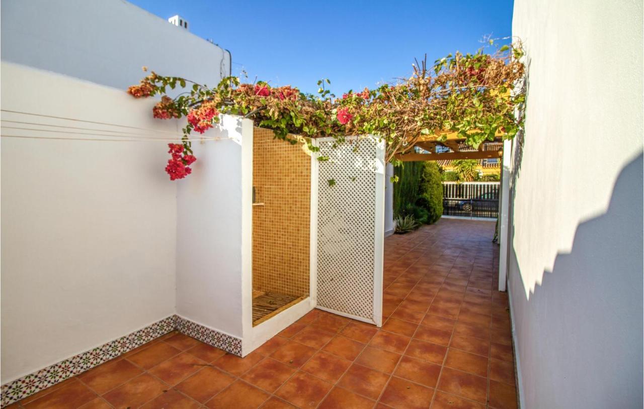 4 Bedroom Cozy Home In Pilar De La Horadada Exteriör bild