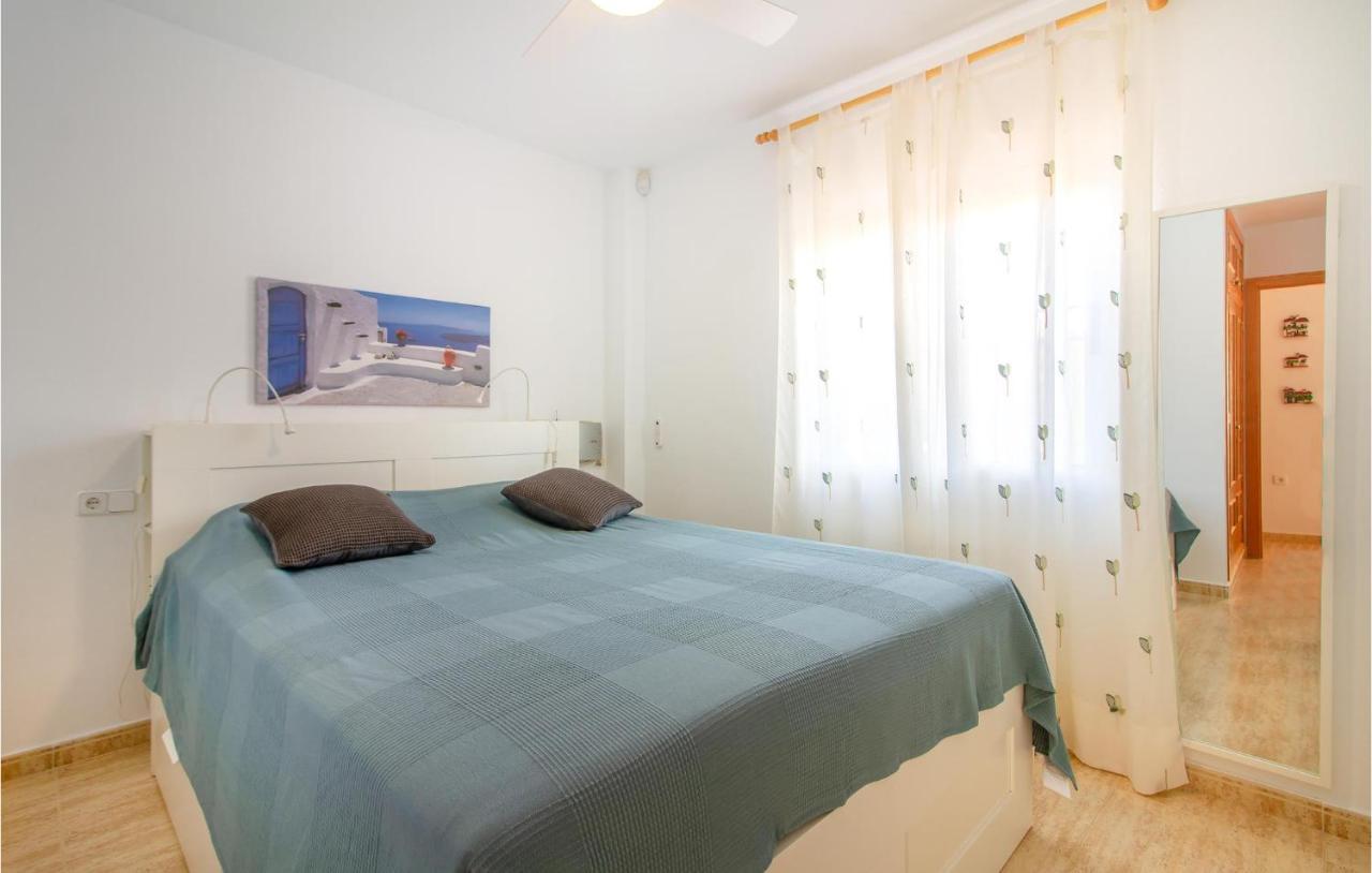 4 Bedroom Cozy Home In Pilar De La Horadada Exteriör bild